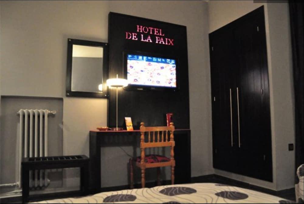 Hotel De La Paix Фес Экстерьер фото